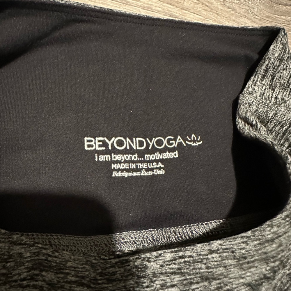 Beyond yoga foot strap leggings - Picture 2 of 4